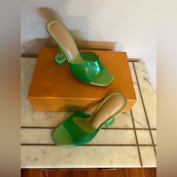 TONY BIANCO Serri Sandal in Vinylite & Lime Nappa - Picture 4 of 12